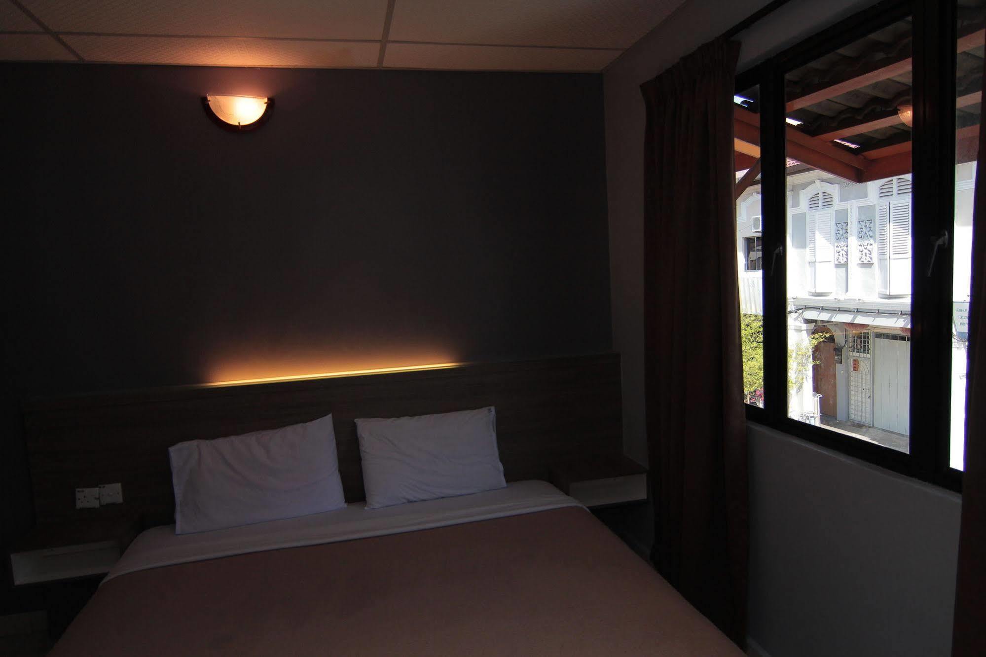 Yellow Mansion Hotel Malacca Exterior photo